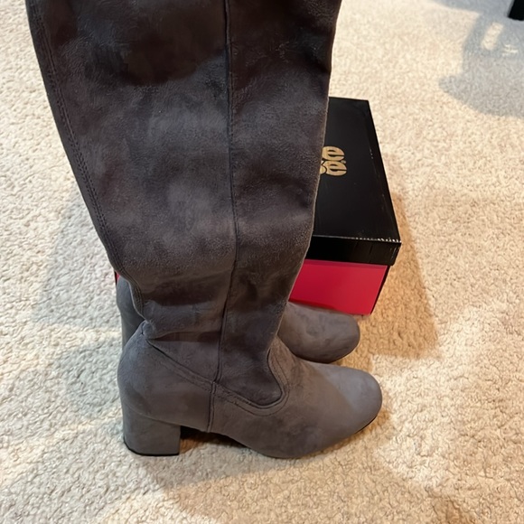 Charlotte Russe women’s gray over the knee boot - Picture 5 of 7